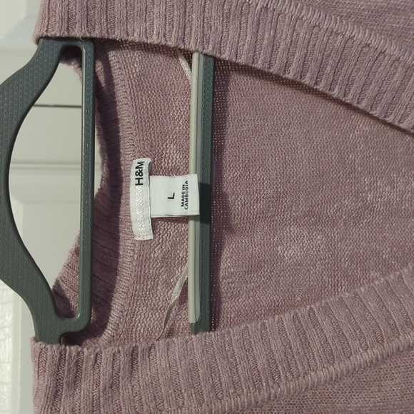 Dusty mauve / lavender large V neck sweater - Picture 2 of 3